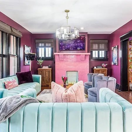 Villa Minutes To Downtown, Walkable To Shopping & Dining